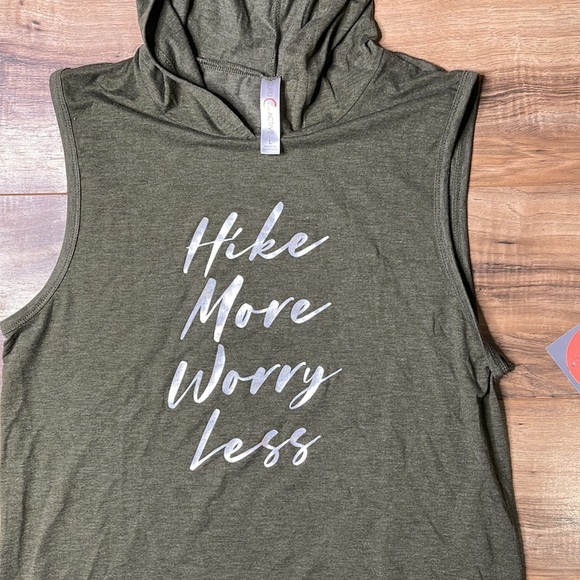Guru Active Graphic Sleeveless Hoodie Hike More Worry Less Outdoor Large NWT Tee - Picture 2 of 7